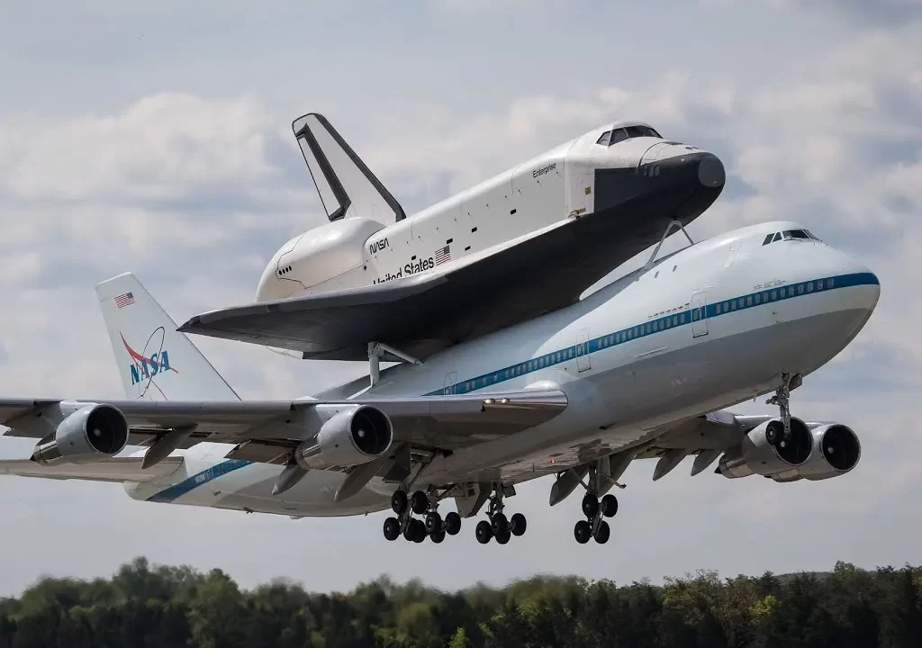 BOEING-747-TRANSBORDADOR-ESPACIAL-NASA